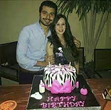 ملقناش فلوس ولا مجوهرات وخدنا أنبوبتين. ØµÙˆØ±Ø© Ù‡ÙƒØ°Ø§ Ø§Ø­ØªÙÙ„ Ù…Ø­Ù…Ø¯ Ø£Ù†ÙˆØ± Ø¨Ø¹ÙŠØ¯ Ù…ÙŠÙ„Ø§Ø¯ Ø²ÙˆØ¬ØªÙ‡ Ø®Ø¨Ø± ÙÙŠ Ø§Ù„ÙÙ†
