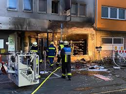 Betroffen sind auch eine klinik, schulen und pflegeheime. Explosion In Der Nurnberger Sudstadt Haus Unbewohnbar Nurnberg Nordbayern De