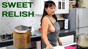 ➤ Homemade Sweet Relish | NOBRA | Sexy Apron No bra ❤️ Video.Kingxxx.Pro