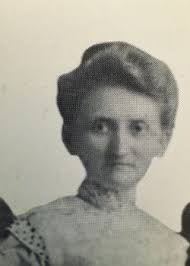 Lenora Saunders's Instagram, Twitter & Facebook