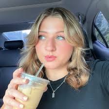 Riley Lynn (@therileylynn) • Instagram photos and videos