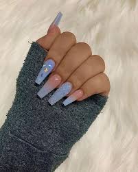 The pastel blue, the marble detailing is perfectly completed with the metallic stripe on the ring finger, which looks like a gorgeous little midi ring. Pin On Beautiful Nails