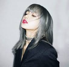 Lisa con cabello platino es superior...