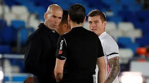 El real madrid se ve las caras con un sevilla que perdió sus opciones de luchar por el título ante el athletic, pero que busca animar la lucha por el título dando la sorpresa. 09byddcpfpym3m