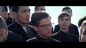 Nu după multă vreme, el și alți trei colegi sunt etichetați de. Un Pas In Urma Serafimilor Trailer Youtube