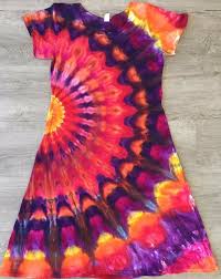 Black And White Tie Dye T Shirt Dress Sundress I Love T Shirt Dresses I Think I D Like This One Better If There Wasn T So Much Orange Though Tie Dye Diy Tie Dye Crafts Tie Dye