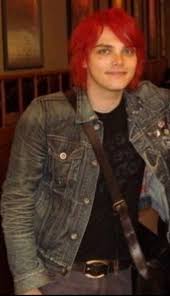 Mines short red or burnt toast… Red Hair Gerard Way Explore Tumblr Posts And Blogs Tumgir