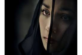 لا ينام معي في الغرفة إلا إن أرادني ماذا أفعل