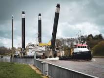 Magnor“ in Rendsburg: Größter Schwimmbagger der Welt ist im NOK