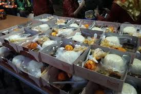 Tentu karena pemilihan penyajiannya diusahakan dalam keadaan segar untuk. Biasanya Buka Puasa Gratis Hanya Dapat Makanan Takjil Di Sini Menunya Lengkap