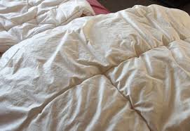 Daunen Und Federbetten Mit Essig Essenz Waschen Frag Mutti In 2020 Federbetten Bett Wasche