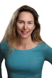 Kara Hills's Instagram, Twitter & Facebook