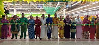 It is used mostly for football matches but also has facilities. Giant Hypermarket Stadium Shah Alam 13 Home Facebook