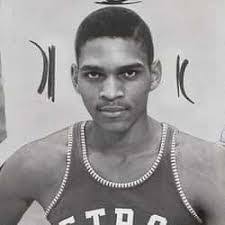 Antonio Burks's Instagram, Twitter & Facebook