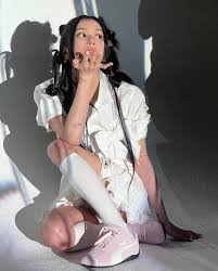 粉嫩登場快閃$2xxx 黑五折扣Puma Speedcat 由Rose帶紅的PUMA賽車鞋！你跟上了嗎？  2024穿搭新寵，標誌性的時尚指標溫柔嫩粉＋質感白少女心爆棚！ 美式復古必備粉