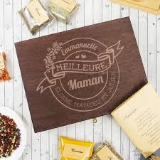 Decouvrez Des Epices Uniques A Offrir Aux Plus Geniales Des Mamans En Bois Pour Une Cuisine Authentique Box Boite Personnalise Boite Cadeaux Personnalises