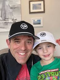 Gina Simonelli's Instagram, Twitter & Facebook