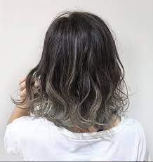 髪型 髪色 ヘアカラー ヘアスタイル トレンド 外国人風 透明感 小顔 人気 グラデーションカラー インナーカラー ハイライトカラー グレー グレージュ ベージュ ヘアスタイリング 髪 色 黒髪 グラデーション ミディアム