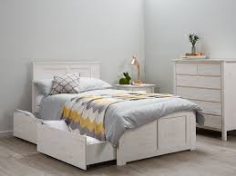 Master suite is huge with bath in the window and a separate shower room with wc. Pin On Minimalistic