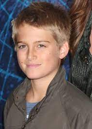 Moschino's los angeles resort show was filled with surprises, but the best of the bunch may have been the runway debut of presley gerber, the telegenic son of supermodel cindy crawford and. Presley Gerber Son Of Cindy Crawford Rande Gerber Looks Alot Like His Mum