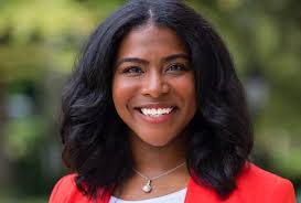 Amber Scales's Instagram, Twitter & Facebook