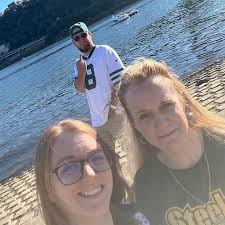 At the game with the wife and mother in law🤙🏻🤙🏻LFGJ!!!