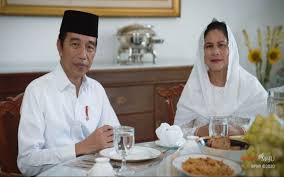 Denger2 lho ya, ini murni keputusan pribadi beliau, kata dr tirta melalui akun. Jokowi Disuntik Vaksin Covid 19 Sinovac Hari Ini Ibu Negara Kapan Kabar24 Bisnis Com