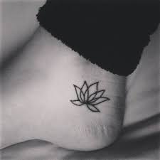 41 Tiny Ankle Tattoos With Big Meanings Ankle Tattoos Simplistic Tattoos Ankle Tattoo Designs