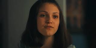 Rebecca Ellard's Instagram, Twitter & Facebook