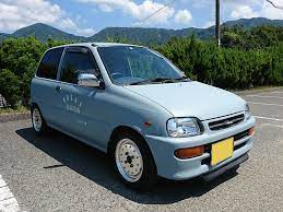 ダイハツ ミラを世田谷ベースカラーで刷毛塗り全塗装 軽自動車 ダイハツ ミラ 世田谷ベース