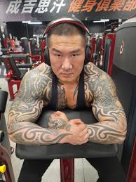 成吉思汗健身俱樂部集團 執行長 進化綜合格鬥 系統創辦人 如需合作 贊助 工商 請寄信至 a72924848@gmail.com 3lc3ue Aelr9mm