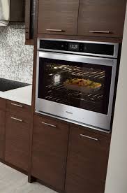 A neat, trim solution, the wall oven cabinet can be configured to accommodate a single or double oven. Built In Wall Ovens Single Double Combo Whirlpool