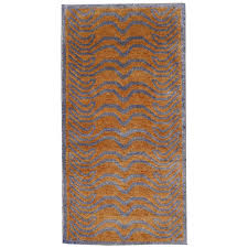 Bei www.teppich.com ihr zuverlässiger vertrauenshändler für seidenteppiche, perserteppiche und orientteppiche. Tiger Teppich 180 X 90 Cm Seide Blau Wolle Gold