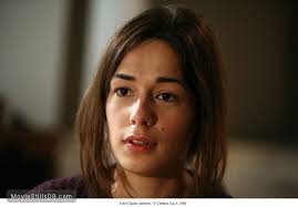 Carlo est trente, une bonne voiture, une ?uvre qui aime même plus une fille de dix mois, sophia, qu'il adore. Solo Un Padre Publicity Still Of Diane Fleri