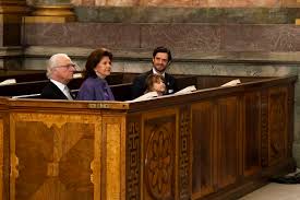 Prins julian van zweden, derde kind van prins carl. Koning Carl Gustaf En Koningin Silvia Van Zweden En Prins Carl Philip Van Zweden Met Prins Alexander Aanwezig Bij Dankdienst T G V De Geboorte Van Prins Julian Gekroonde Hoofden