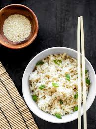 With 118 calories per 100 grams of raw rice, it is an excellent whether white or full, rice represents an undeniable source of assets that help fight free radicals in the diet. Simple Sesame Rice Budget Bytes