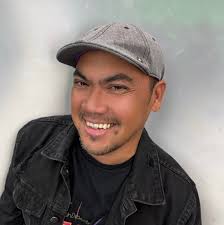 Hello all. Does anyone know a good trustworthy electrician? Thank you in  advance.