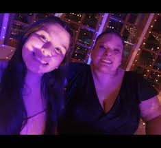 Soy yo totalmente 100% DEBO CONFESAR QUE: Que yo también tengo un amor  inolvidable y un secreto inconfesable. Que en mi mente planeo  conversaciones que nunca se van a llevar a cabo.