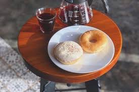Dengan membaca artikel ini, kamu pasti bisa membuat donat yang enak dan empuk untuk hidangan keluarga. Resep Dan Cara Membuat Donat Isi Tiramisu Ala J Co Yang Creamy Abis