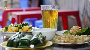 Bia Hơi Hà Nội quán nào chuẩn mồi ngon không phân đẳng cấp? #hnp - YouTube