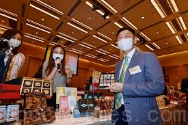 2021艺术北京博览会门票多少钱？ 答：早鸟票 99元/人(原价150元) 单人票 150元/人 双人票 260元/套 2021艺术北京博览会门票在哪里买？ 答：请观众在北京全国农业展览馆售票处购票，门票当日有效，主办方不对观众通过非售票处购买的假票或废票负责。 é¦™æ¸¯ç¾Žé£Ÿåšè§ˆä¸‹å'¨å››å¼€å¹• å›½é™…ç¾Žé…'å±• å¤§çºªå…ƒ
