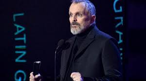 Espero que no sea nada grave» o «pareces enfermo» fueron algunos de los comentarios que pudieron verse antes de. Preocupacion Por El Estado De Salud De Miguel Bose Tras Su Presencia En Los Grammy Latinos