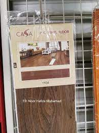 Find out how to choose between the different types of vinyl planks and get tips on renovating your floors. Vinyl Floor Rm 2 10 Bukan Sahaja Untuk Lantai Makeover Meja Lama Pun Cun Impiana