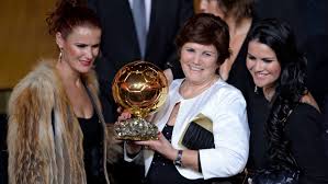 The main mystery about the story behind cristiano ronaldo baby mama is the fact that nothing is actually known about her identity. Ronaldo S Mom Stopped At Madrid Airport With 55 000 Euros In Handbag The World From Prx