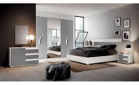 Abbinamento con pareti scure e soffitto chiaro. Pin Su Fashion