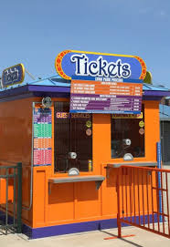 Attractions, theme parks coney island. Ticketschalter Im Coney Island Luna Park In Brooklyn Redaktionelles Stockfoto C Zhukovsky 44053757