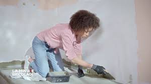 La Minute Bricolage Comment Installer Un Receveur De Douche Chantier Salle De Bains Ep 1 Youtube