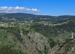 Está em construção, na zona da cascata das aguieiras, nos passadiços do paiva, em arouca, a maior ponte pedonal suspensa do mundo. 516 Arouca Ponte Pedonal Suspensa Despfoto