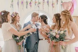 Das Ambiente Eines Tagtraums Fotografie Bina Terre Photography Https Binaterre Com Hochzeit Pastell Hochzeit Brautjungfern