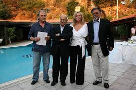 Η αγγελική νικολούλη γεννήθηκε στον πύργο ηλείας. A Nikoloylh Oi Diashmoi Filoi Ths Sthn Paroysiash Toy Biblioy Ths